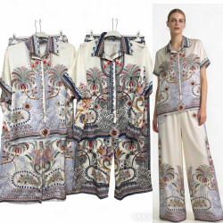 Костюми жіночі оптом -- Італія