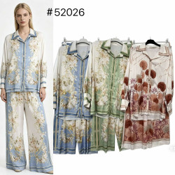 Костюми жіночі оптом -- Італія