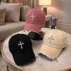 Кепки жіночі оптом