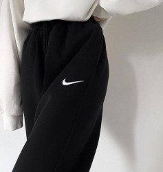 Спортивные штаны женские на флисе (черный) оптом 53487092 295-8