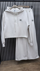 Спортивні костюми жіночі оптом ---