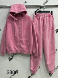 Спортивні костюми жіночі оптом