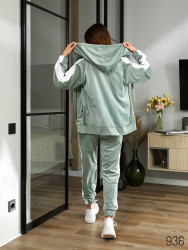 Спортивні костюми жіночі оптом