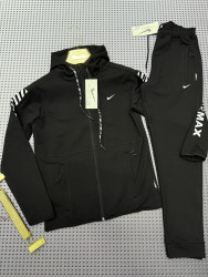 Спортивні костюми чоловічі оптом