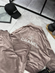 Костюми жіночі оптом