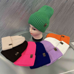 Шапки жіночі оптом 