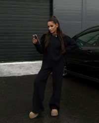 Костюмы женские оптом 71024859 243-21