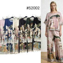 Костюми жіночі оптом -- Італія