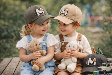 Кепки дитячі оптом