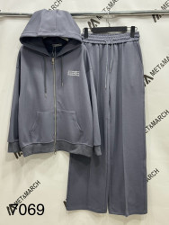 Спортивні костюми жіночі оптом