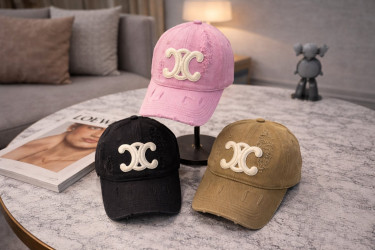 Кепки жіночі оптом