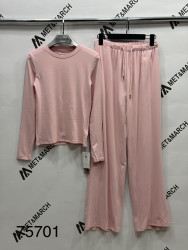 Костюми жіночі оптом