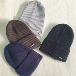 Шапки чоловічі оптом 