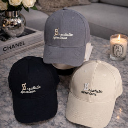 Кепки жіночі оптом