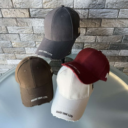 Кепки жіночі оптом