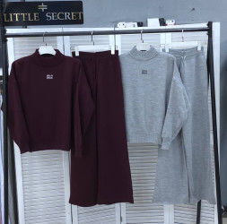 Костюми жіночі оптом -- 