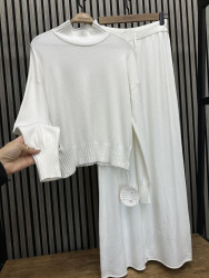 Костюми жіночі оптом ---