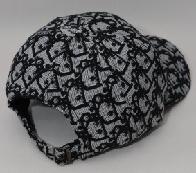 Кепки жіночі оптом ---